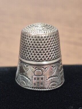Vintage Sterling Silver Thimble With Scenic Design